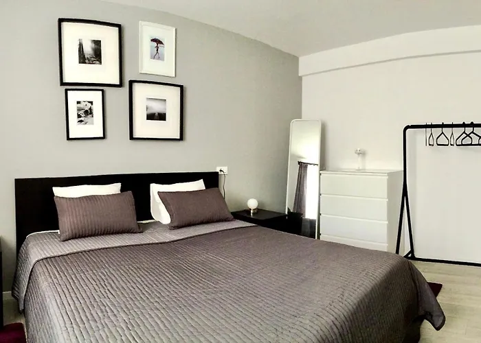 Nav Apartments