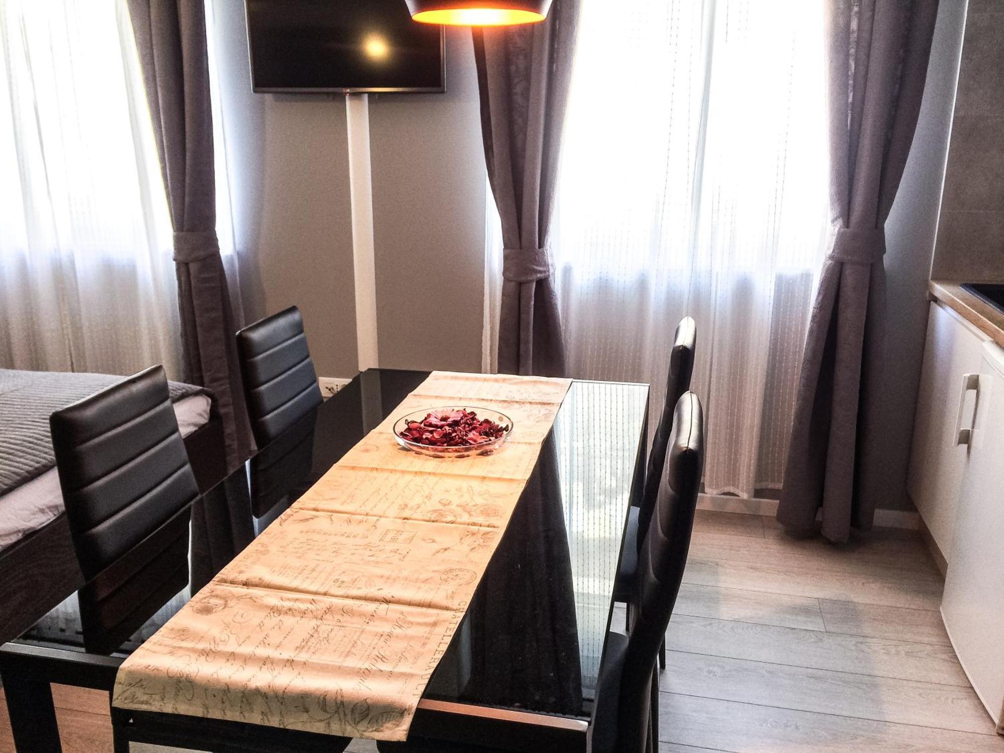 Nav Apartman *